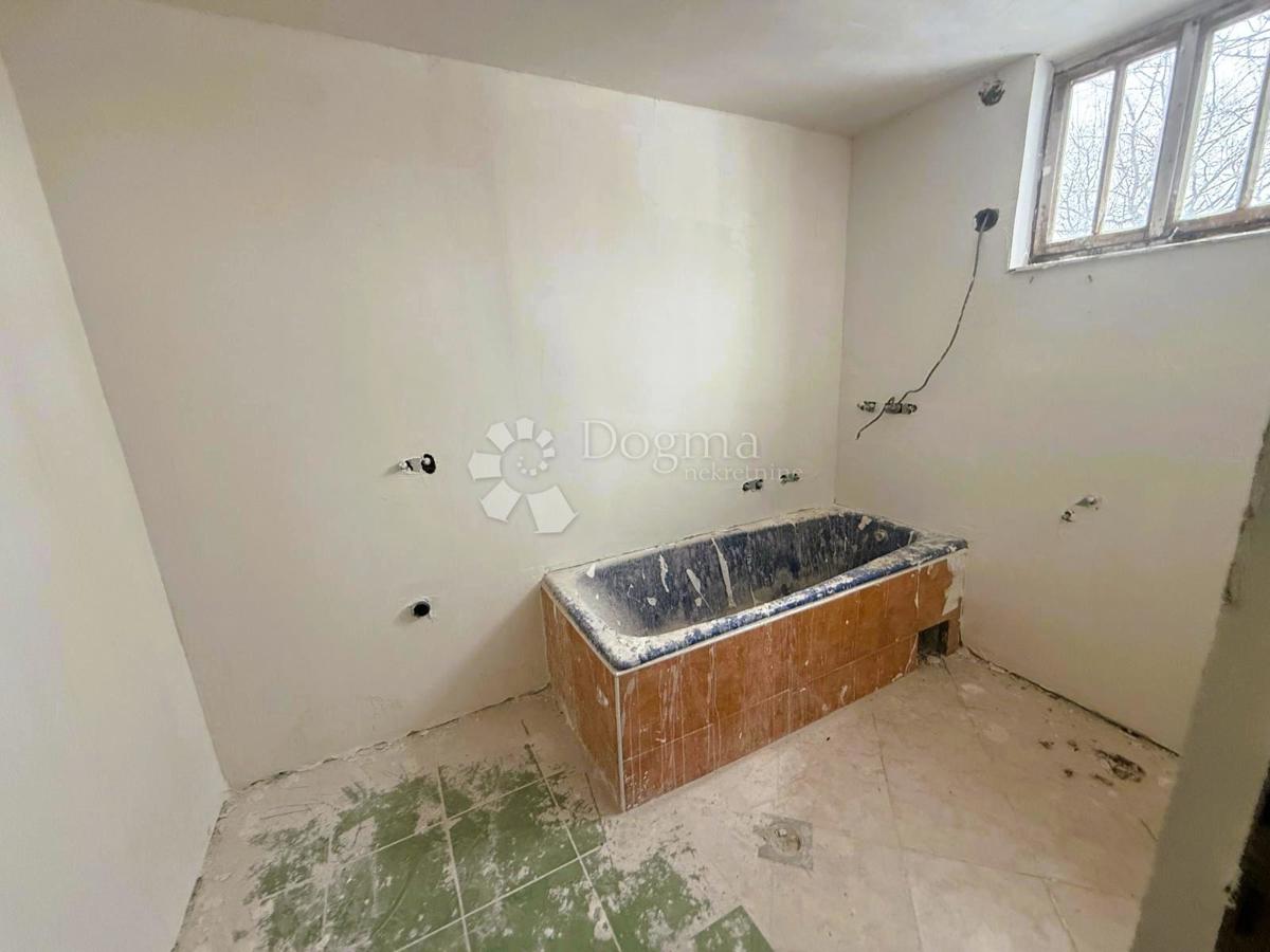 Locale commerciale Banfi, Štrigova, 4.543m2