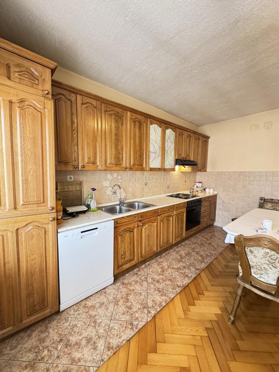 Casa Brestje, Sesvete, 425,33m2