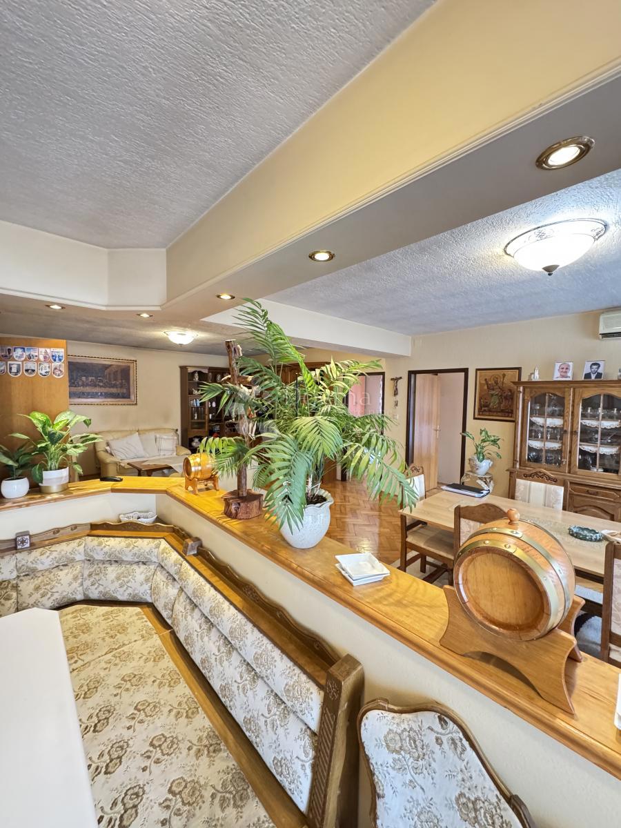 Casa Brestje, Sesvete, 425,33m2