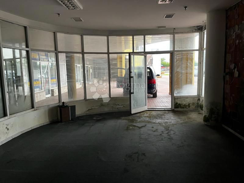 Locale commerciale Sesvete, 41,98m2