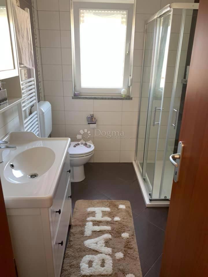 Allogio Veli vrh, Pula, 67m2