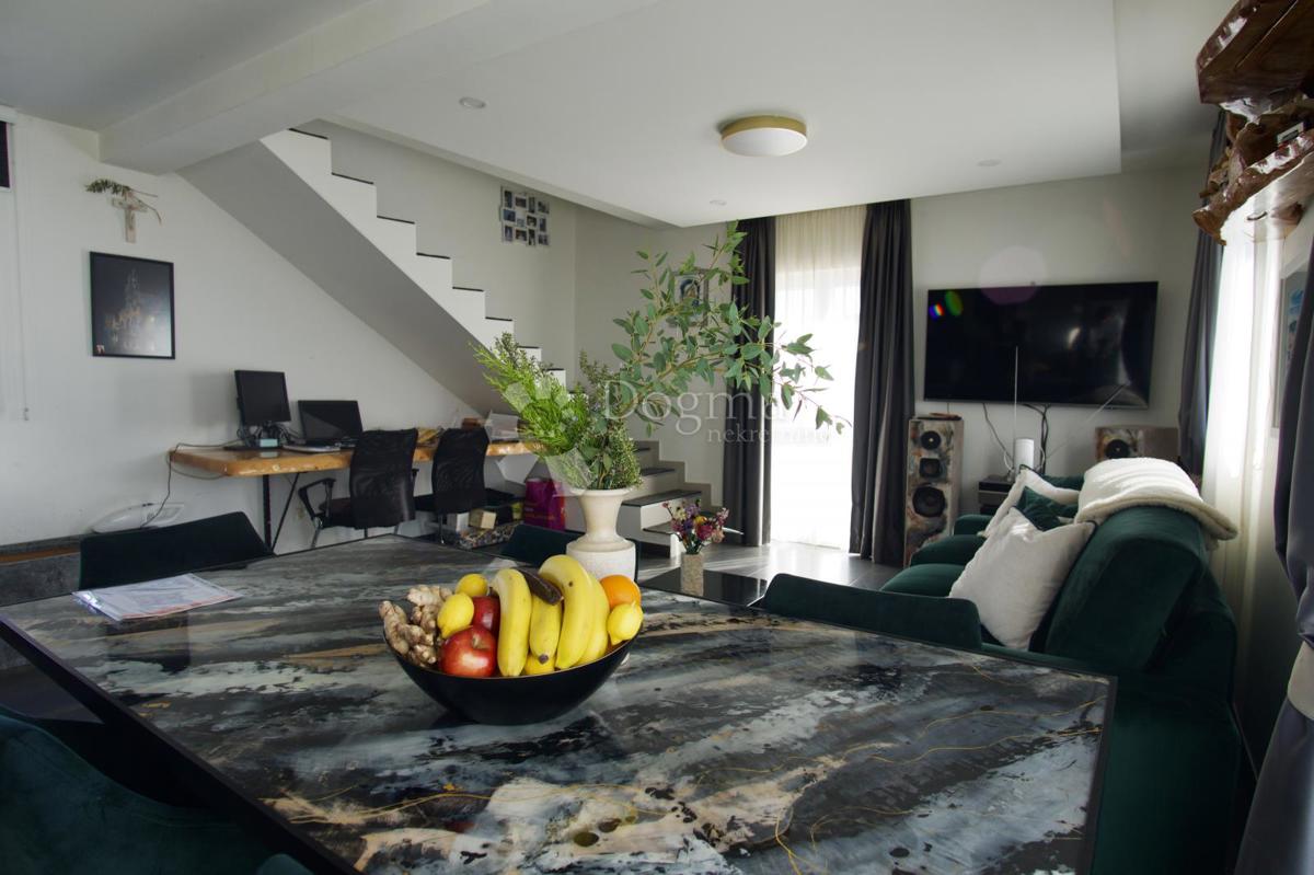 Casa Prisoje, Dicmo, 360m2