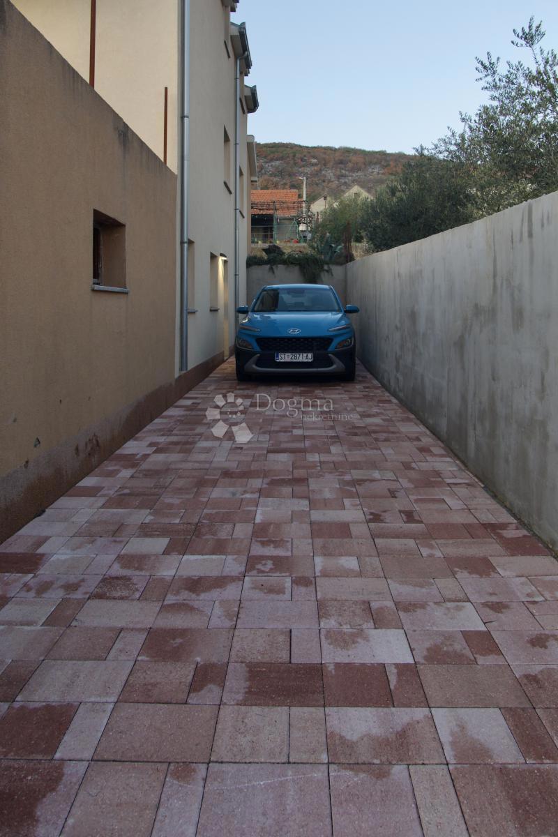 Casa Prisoje, Dicmo, 360m2