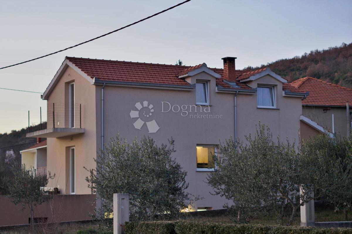 Casa Prisoje, Dicmo, 360m2