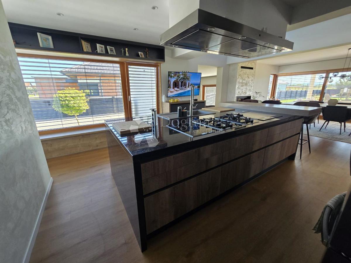 Casa Sračinec, 280m2