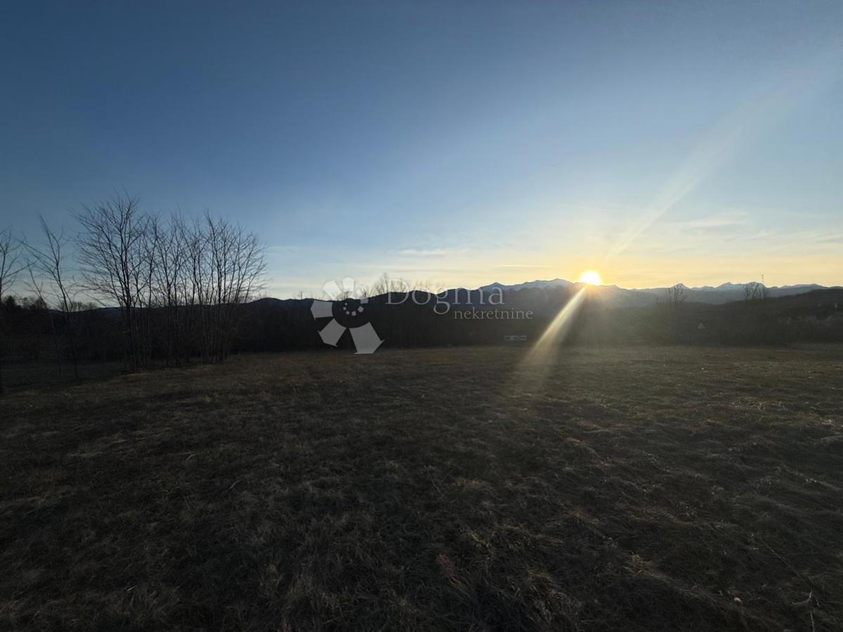 Terreno edificabile Lovinac, 1.972m2