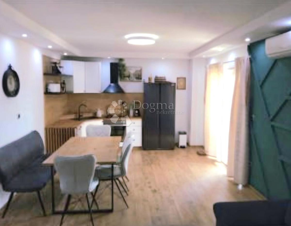 Allogio Dugi Rat, 89,98m2