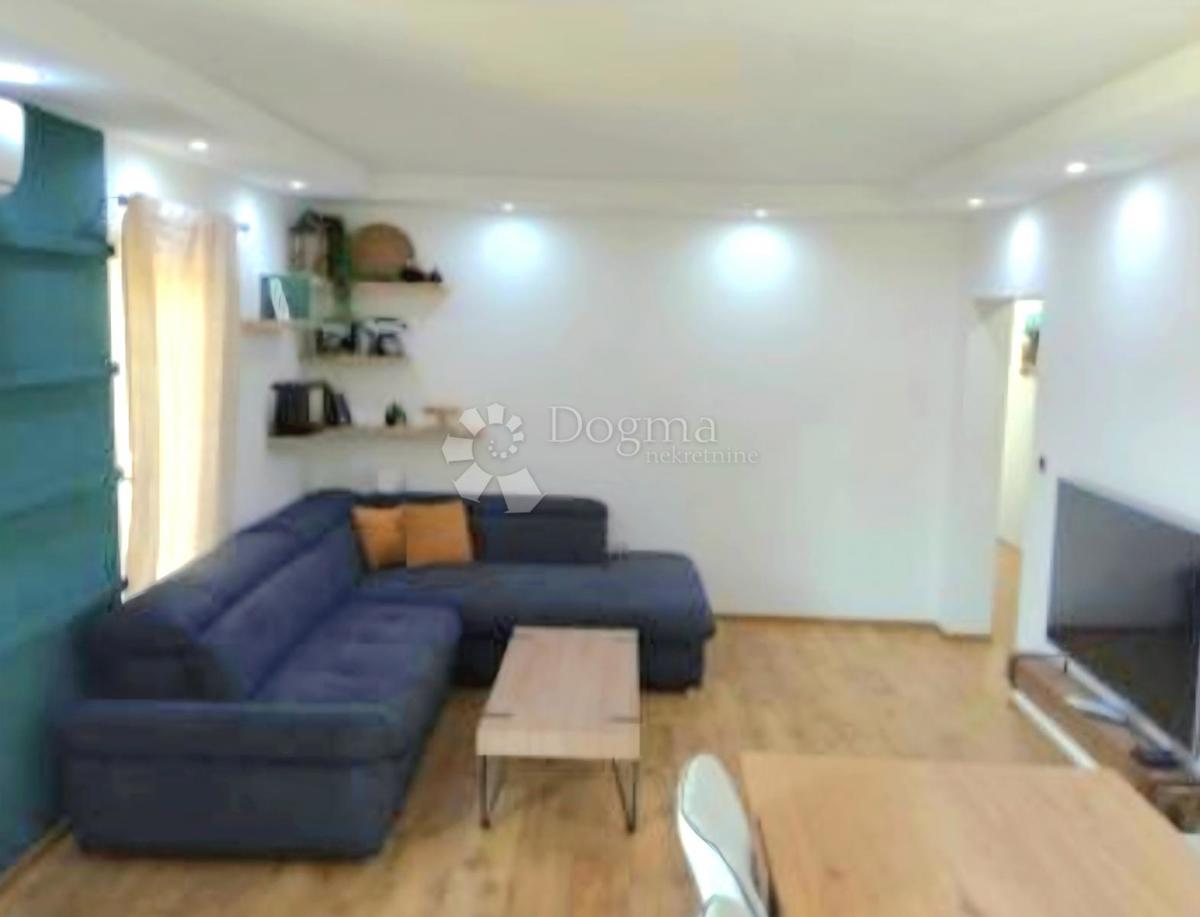 Allogio Dugi Rat, 89,98m2