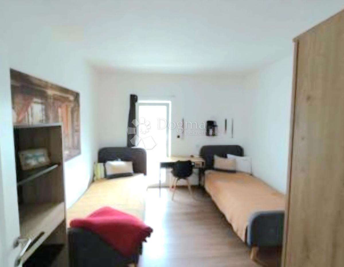 Allogio Dugi Rat, 89,98m2