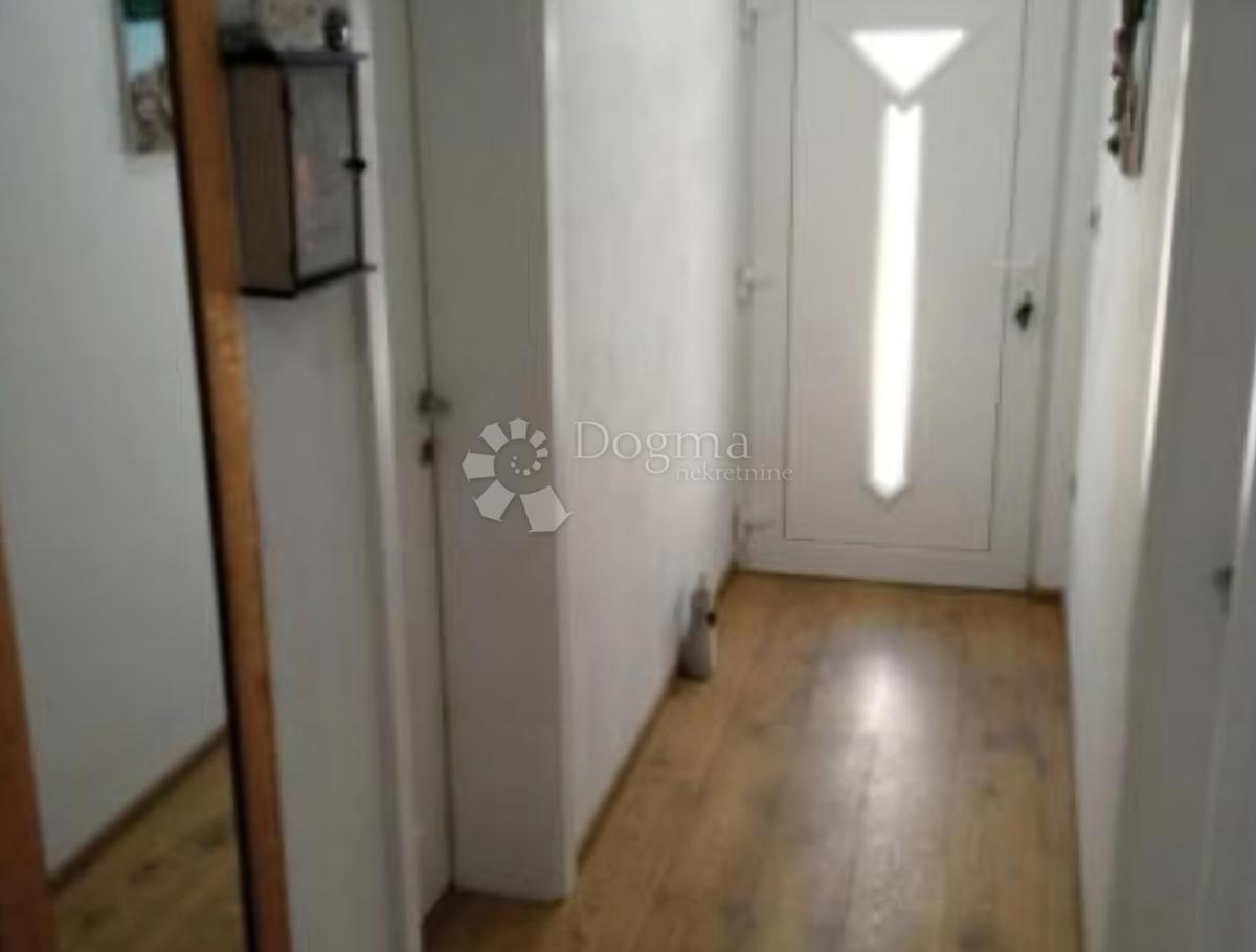 Allogio Dugi Rat, 89,98m2