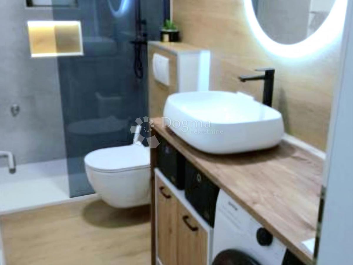 Allogio Dugi Rat, 89,98m2