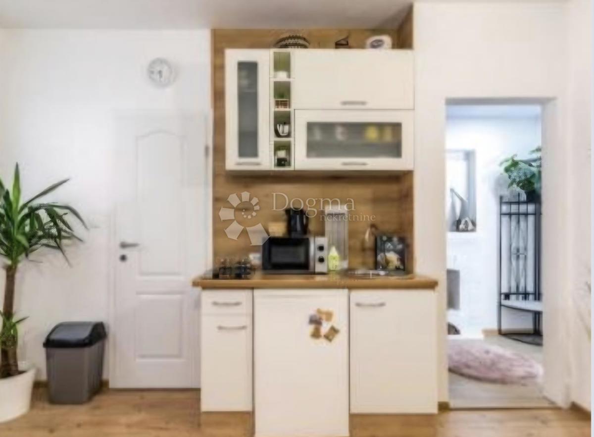 Allogio Dugi Rat, 89,98m2