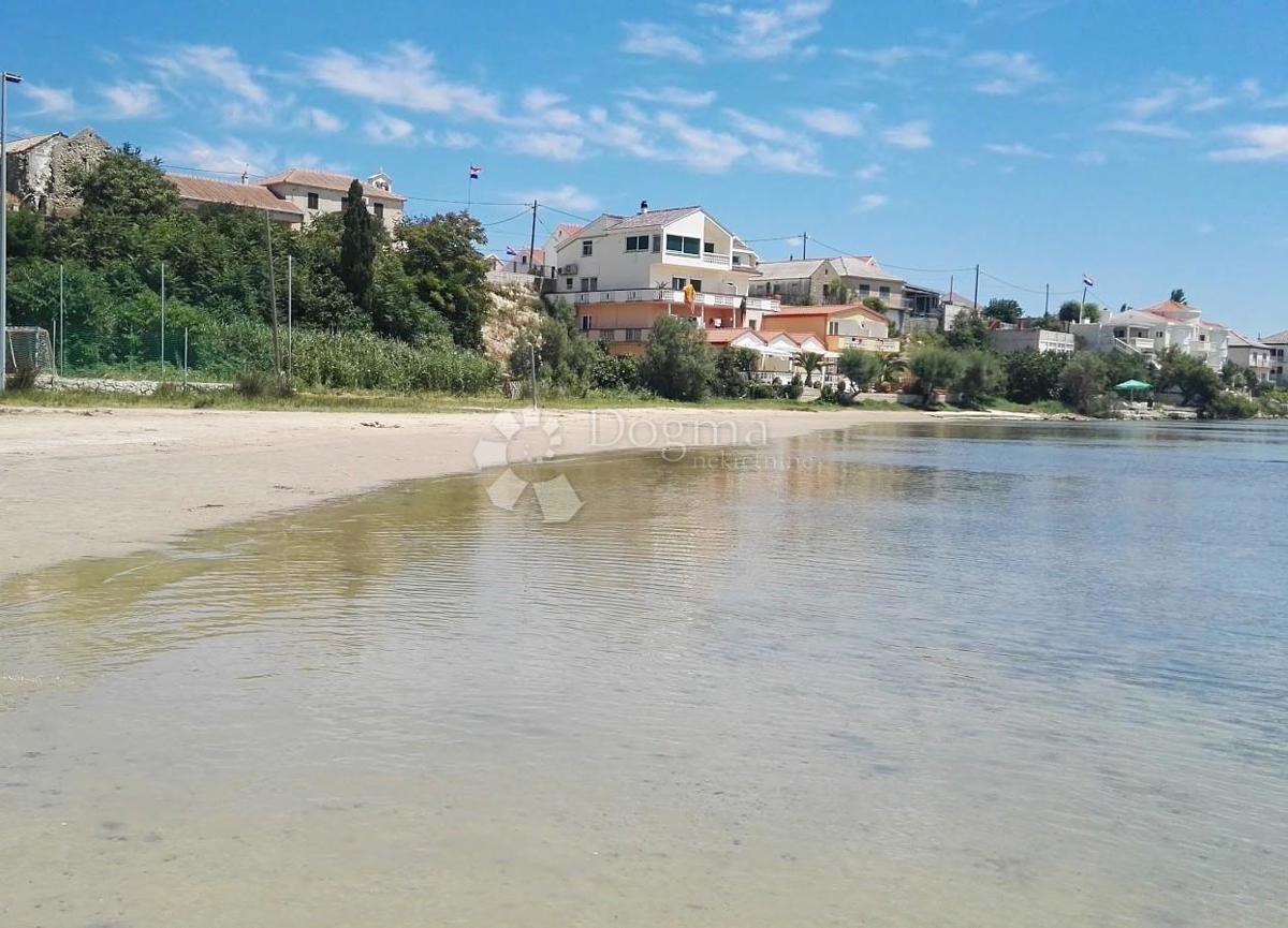 Terreno edificabile Ljubač, Ražanac, 960m2