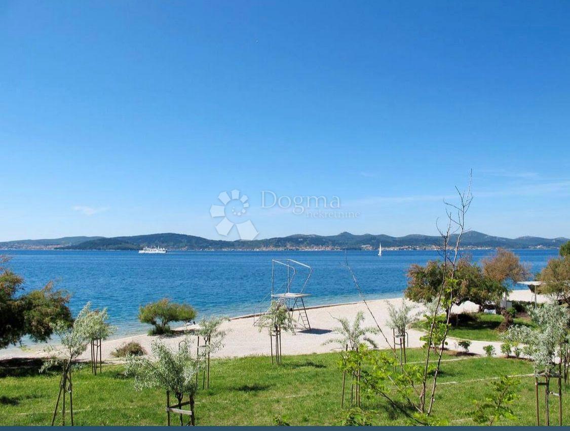 Terreno edificabile Ljubač, Ražanac, 960m2