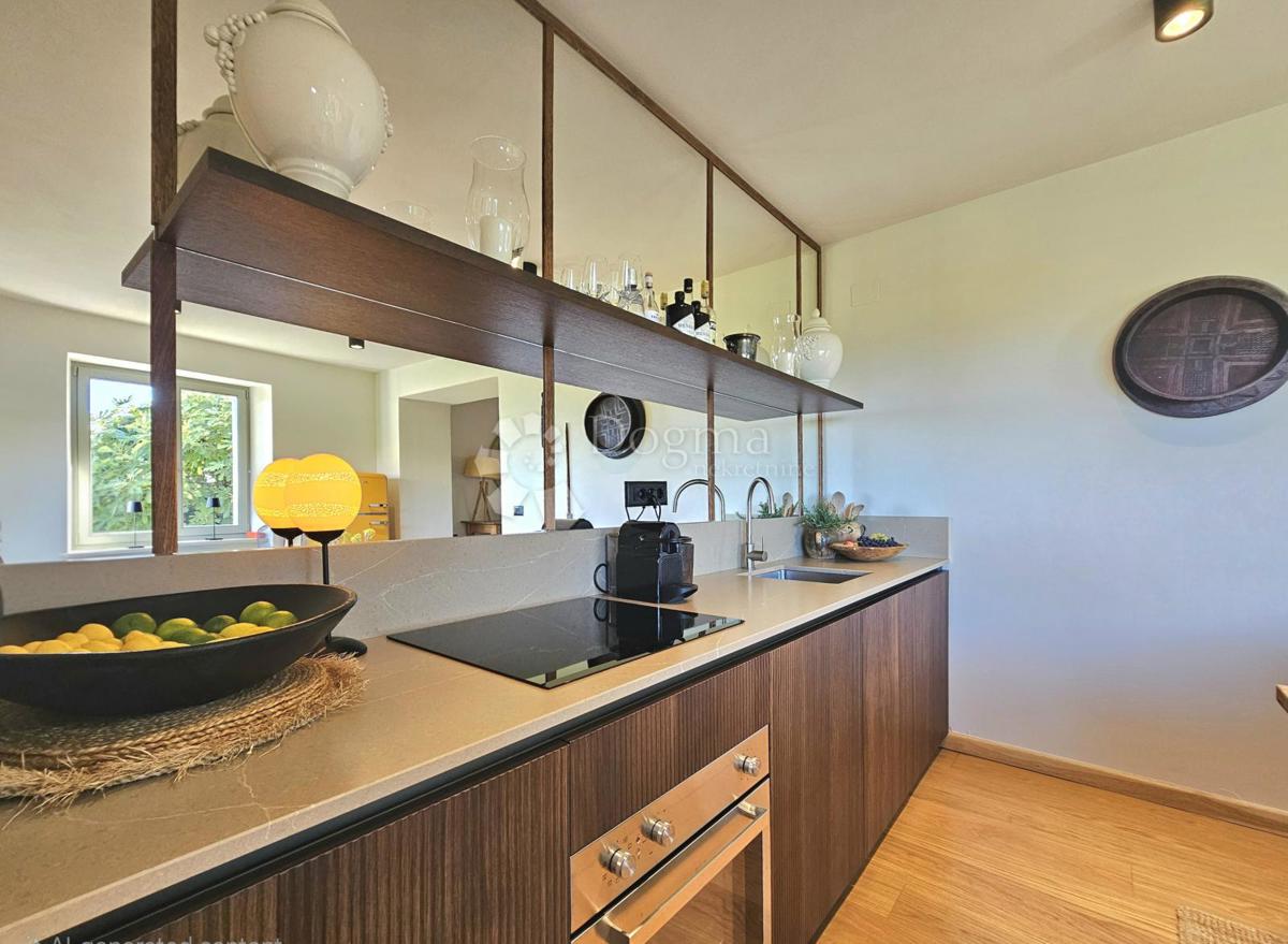 Eleganza, brutalismo e architettura istriana con vista panoramica