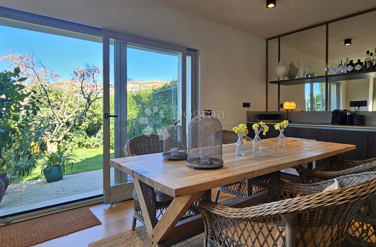 Eleganza, brutalismo e architettura istriana con vista panoramica