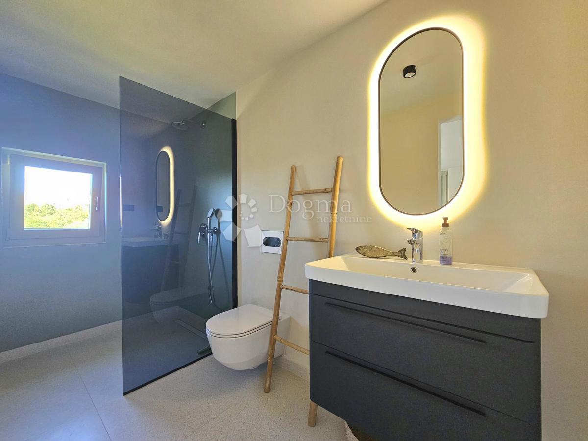 Eleganza, brutalismo e architettura istriana con vista panoramica