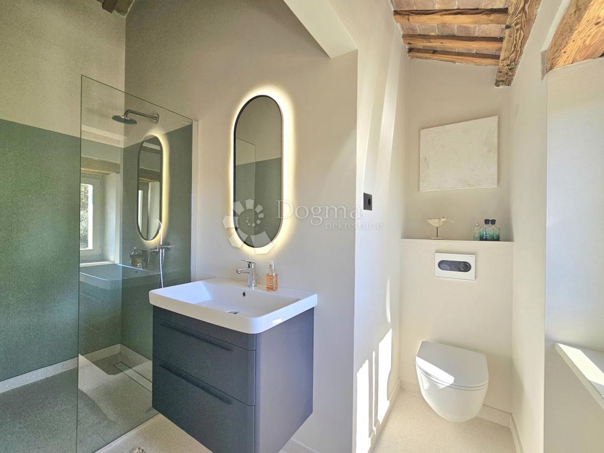 Eleganza, brutalismo e architettura istriana con vista panoramica