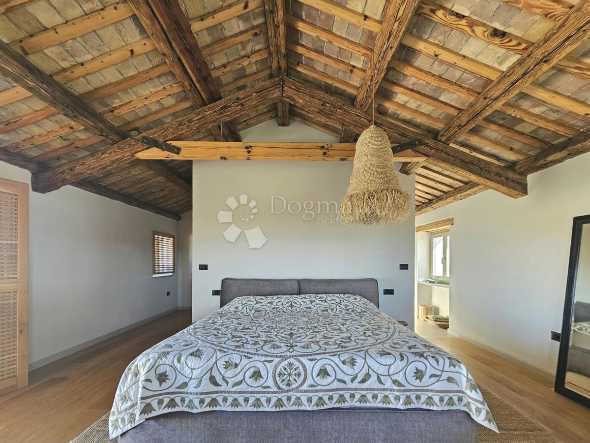 Eleganza, brutalismo e architettura istriana con vista panoramica