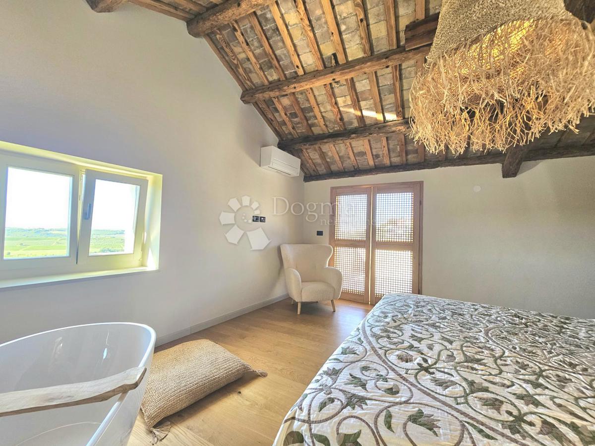 Eleganza, brutalismo e architettura istriana con vista panoramica