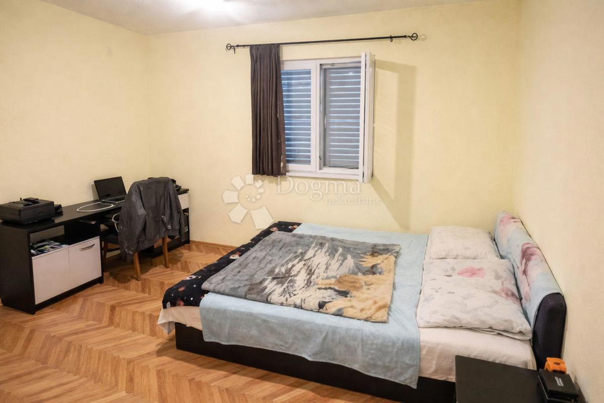 Casa Žrnovnica, Split - Okolica, 466,37m2