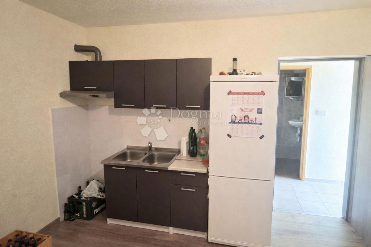 Casa Žrnovnica, Split - Okolica, 466,37m2