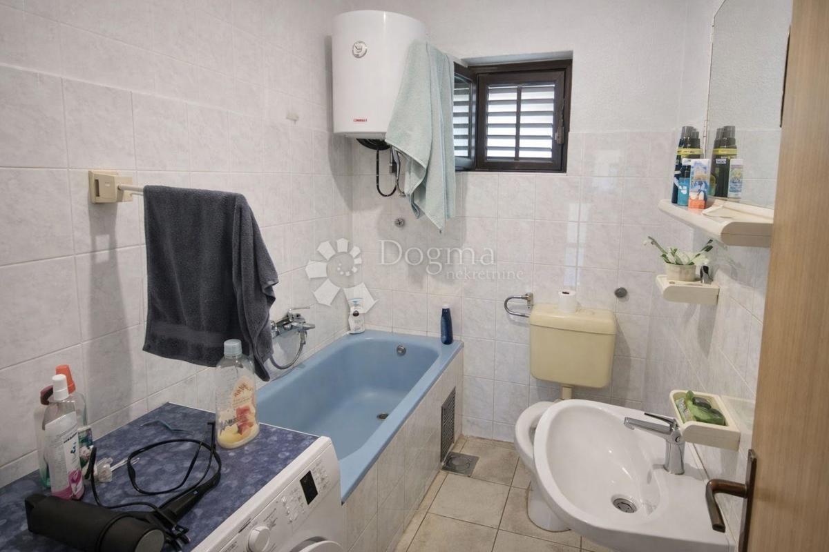 Casa Žrnovnica, Split - Okolica, 466,37m2