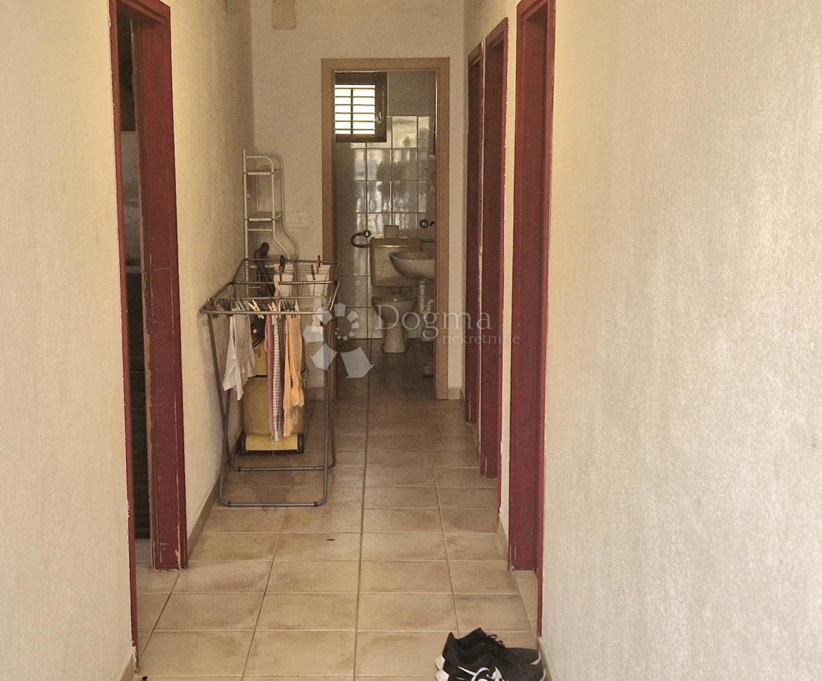 Casa Žrnovnica, Split - Okolica, 466,37m2