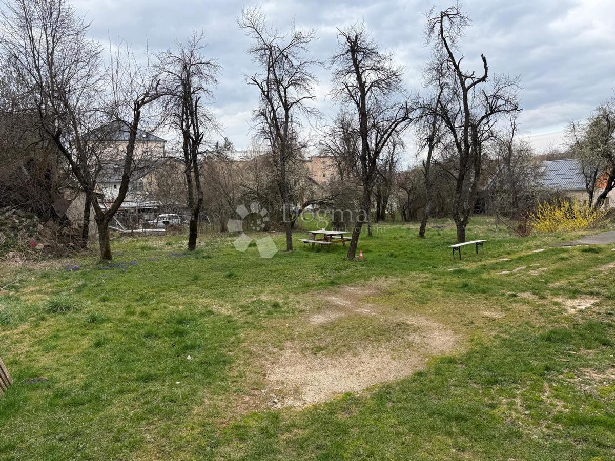 Casa Centar, Gospić, 1.500m2