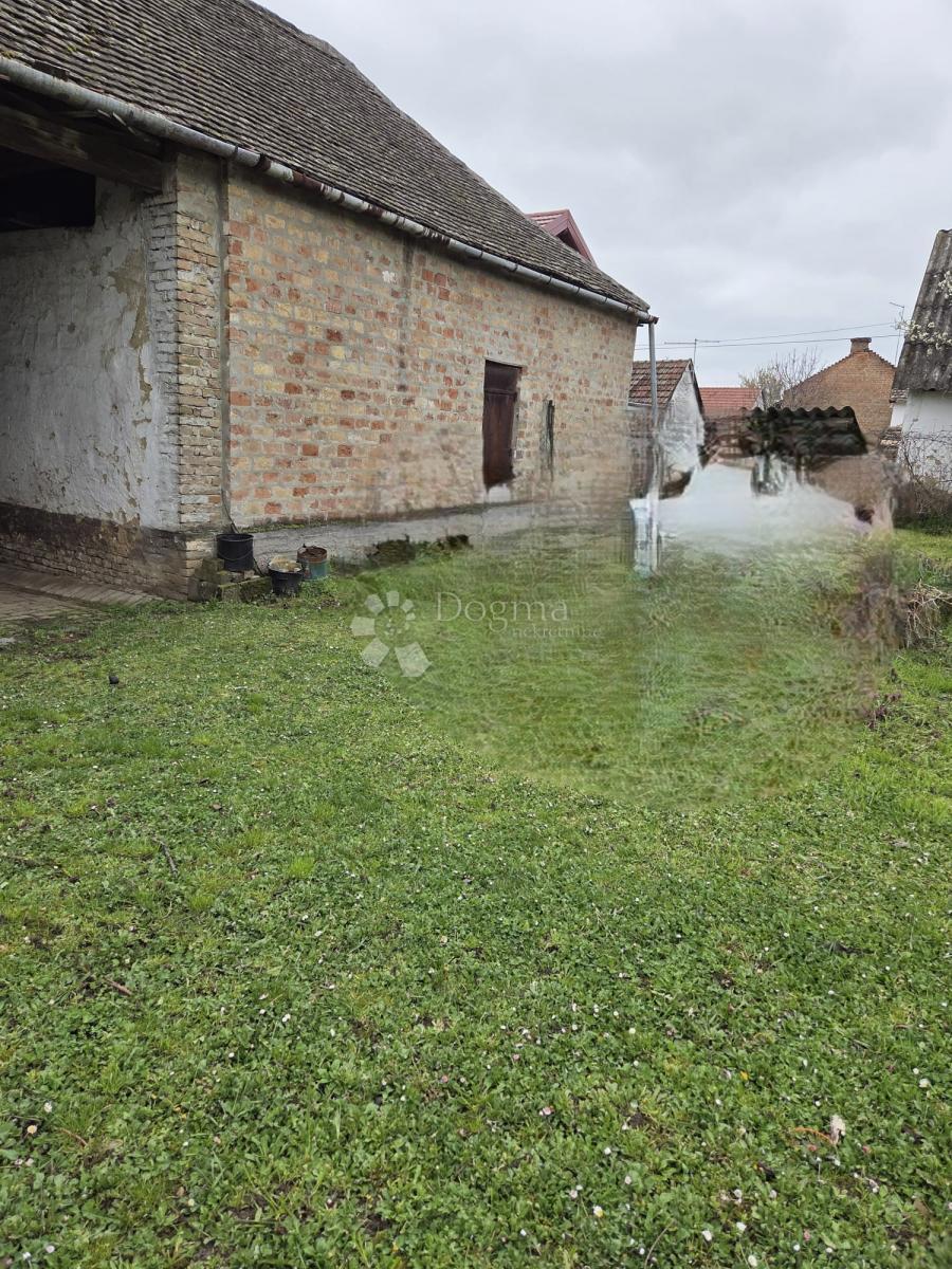 Casa Beli Manastir, 316m2