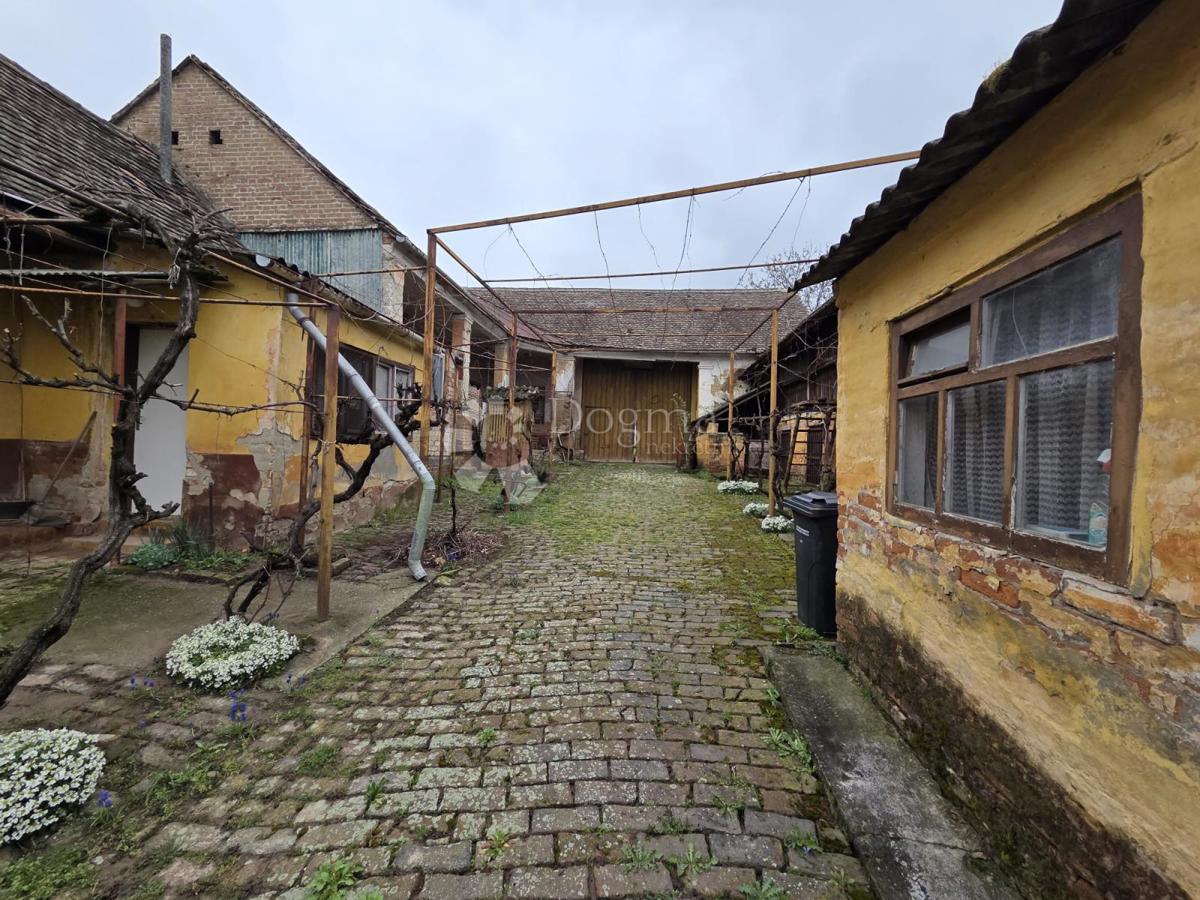 Casa Beli Manastir, 316m2