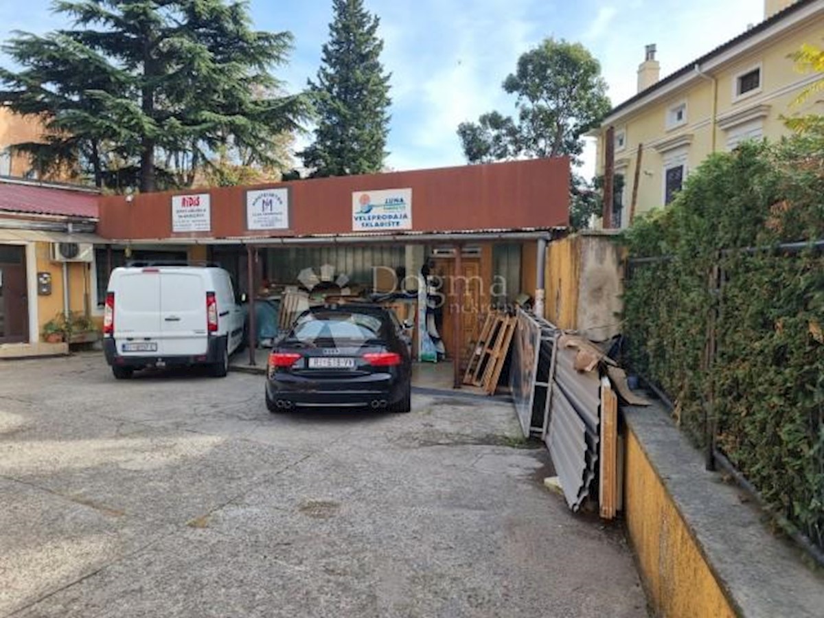 Locale commerciale Banderovo, Rijeka, 350m2