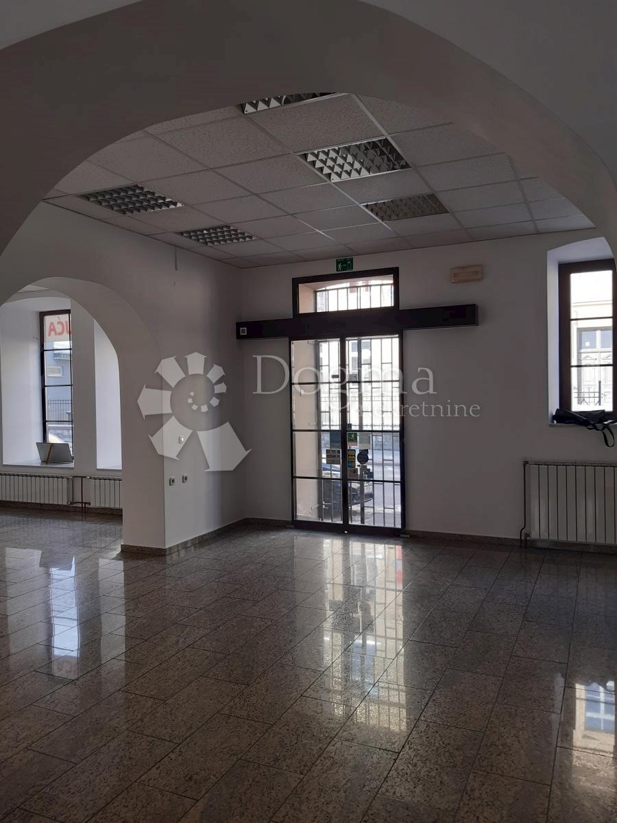 Locale commerciale Ogulin, 73m2