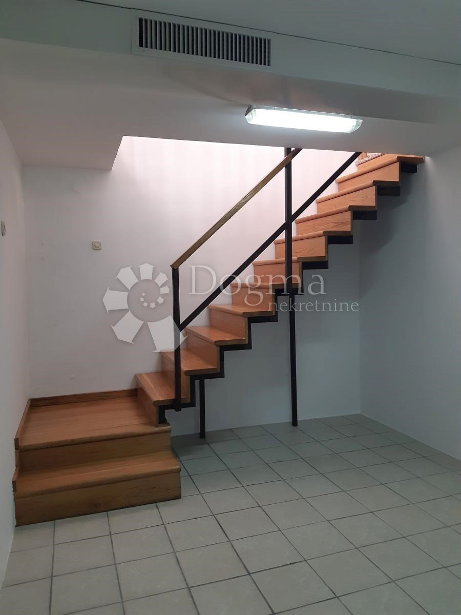 Locale commerciale Ogulin, 73m2