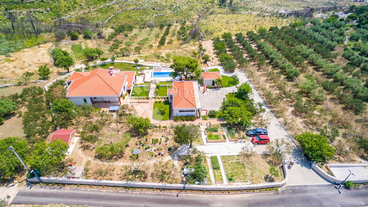 Casa Trogir, 690m2