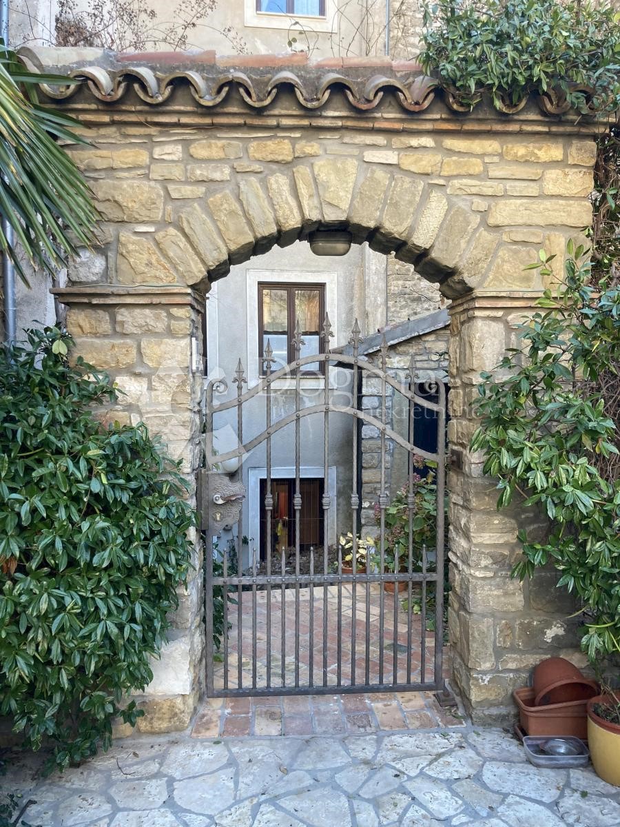 CASA IN CENTRO STORICO CON VISTA MARE