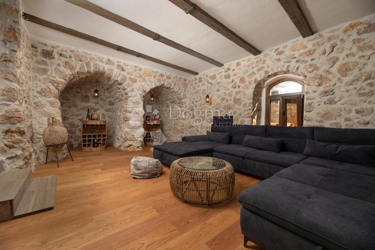 Casa Risika, Vrbnik, 254m2