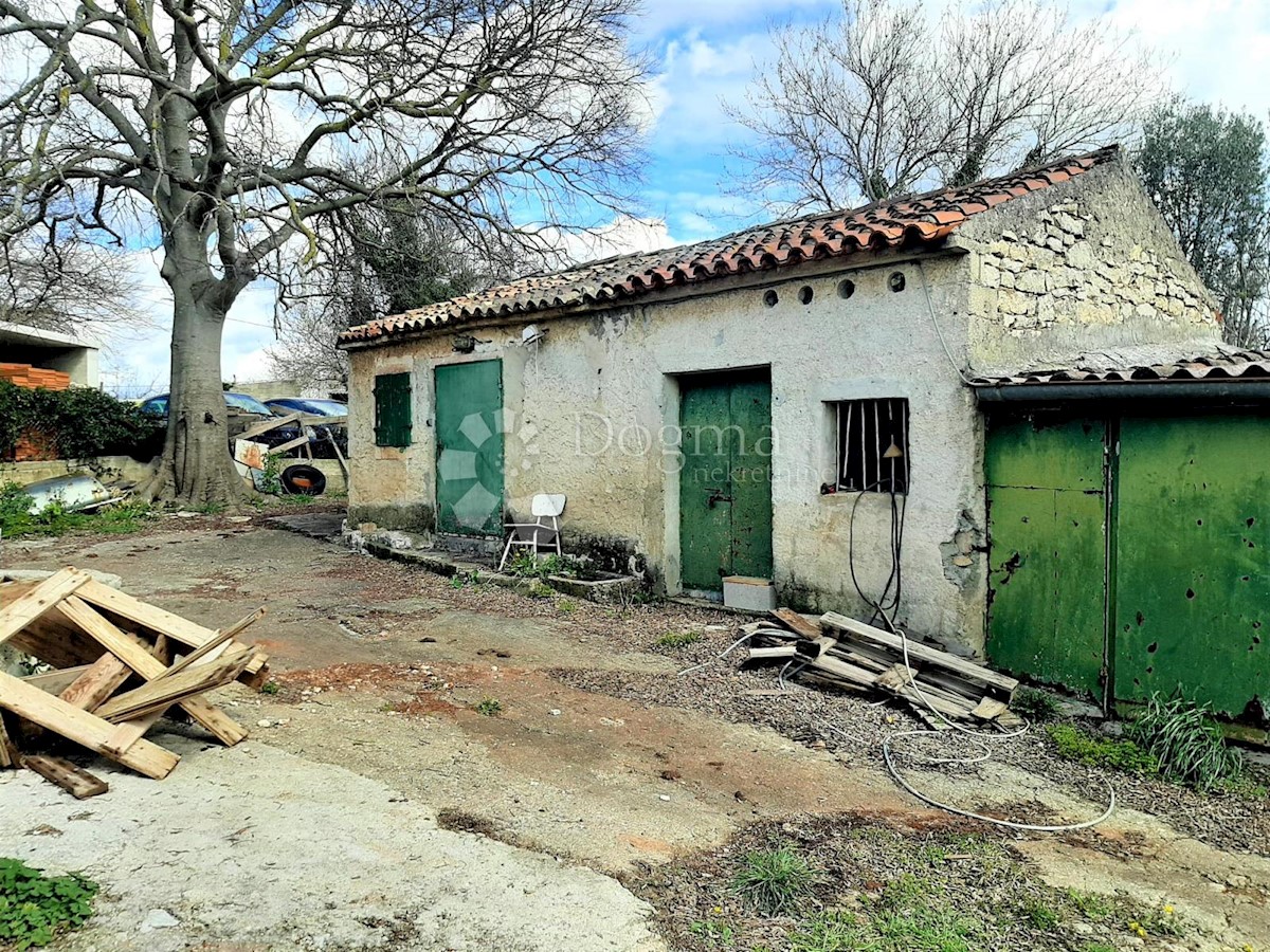 CASA D'EPOCA CON VISTA MARE E AMPIO GIARDINO