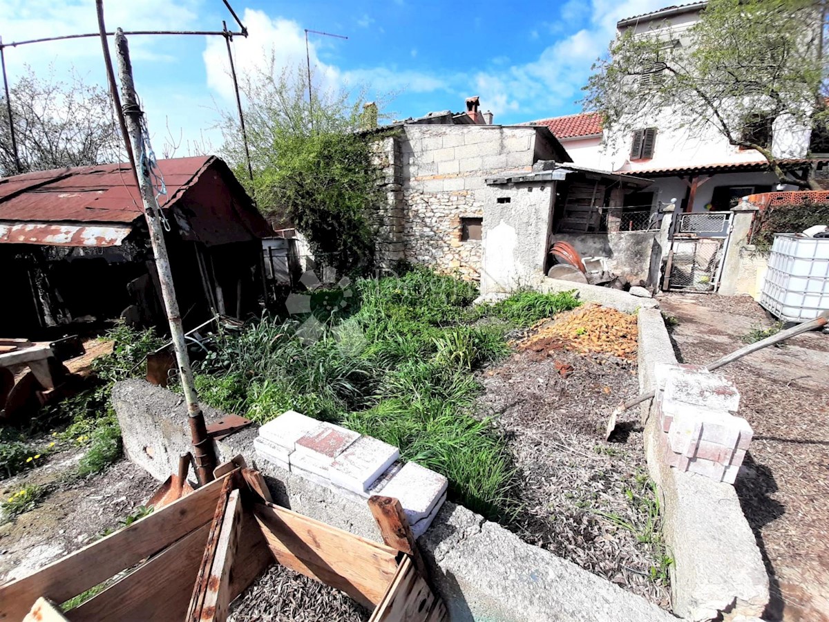 CASA D'EPOCA CON VISTA MARE E AMPIO GIARDINO
