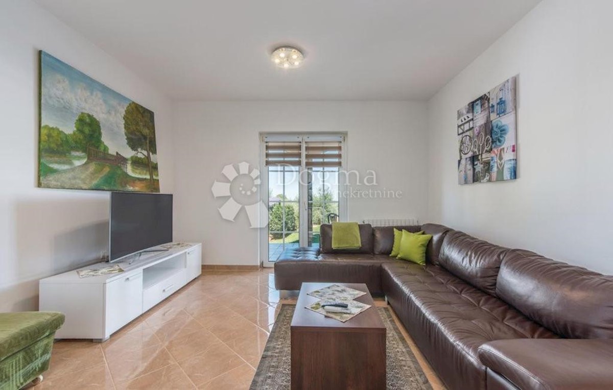 Casa indipendente con piscina e vista sulla natura!
