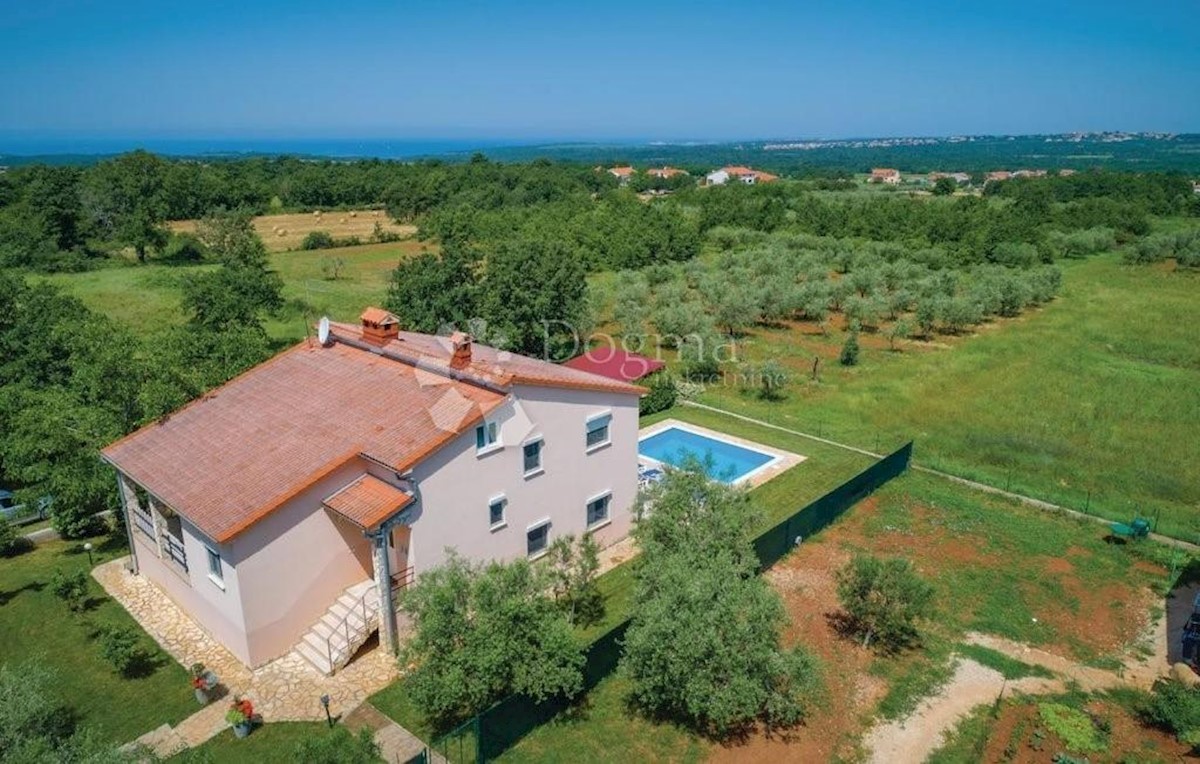 Casa indipendente con piscina e vista sulla natura!