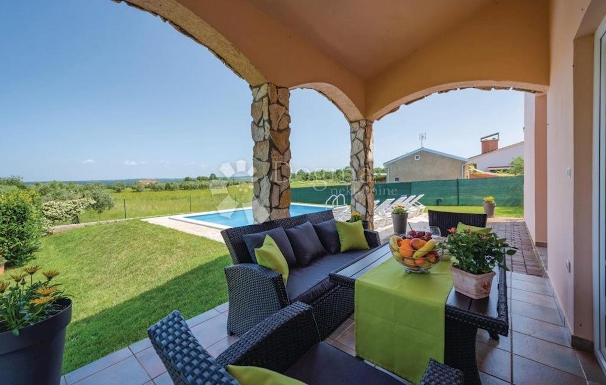Casa indipendente con piscina e vista sulla natura!