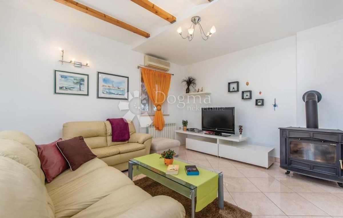 Casa indipendente con piscina e vista sulla natura!