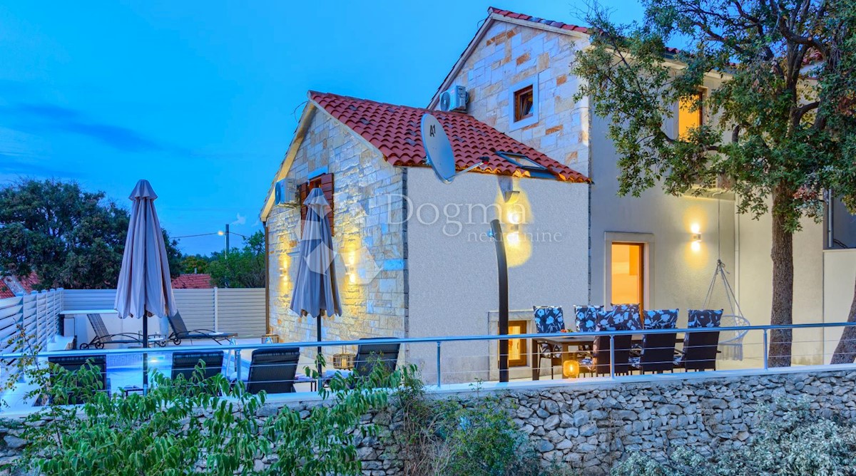 Casa Dračevica, Nerežišća, 100m2