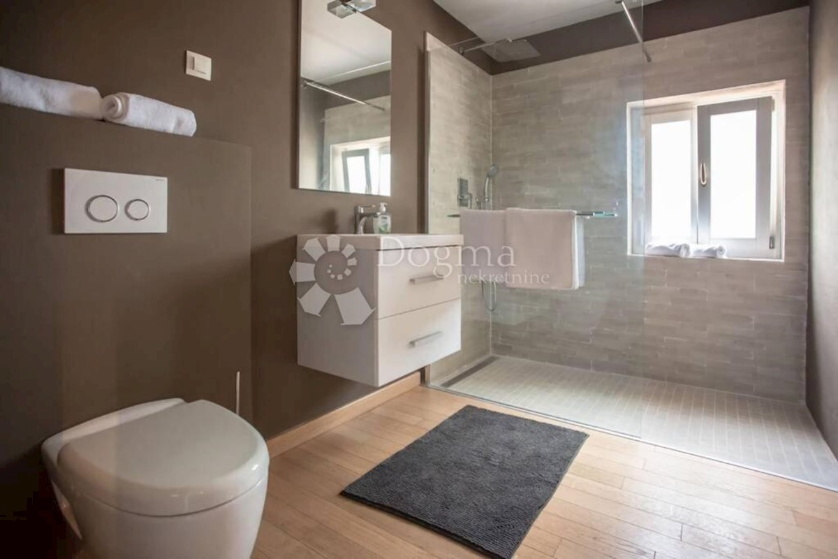 Casa Krmed, Bale, 100m2