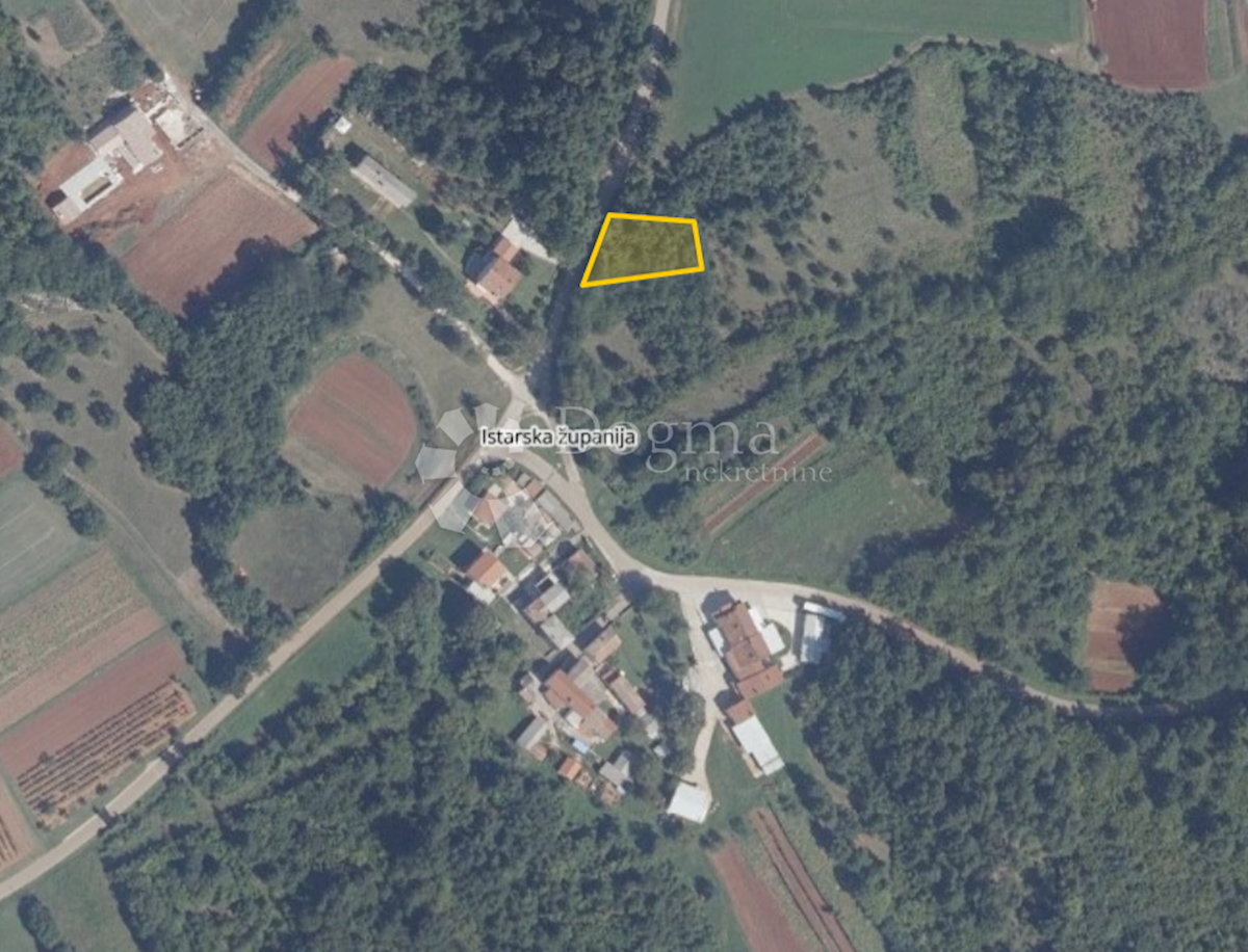 TERRENO EDIFICABILE PER UNA CASA BIFAMILIARE