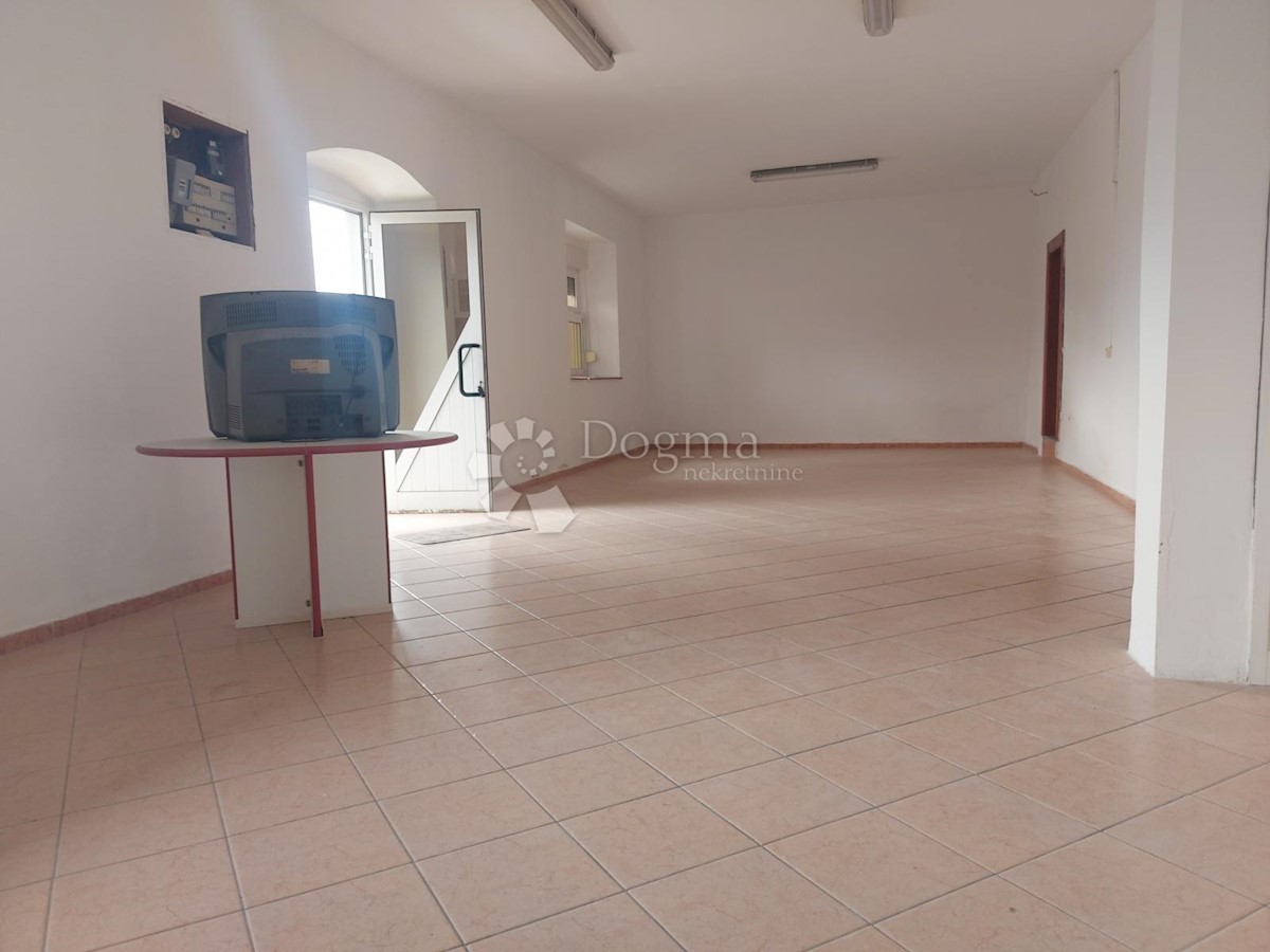 Locale commerciale Marinići, Viškovo, 158,93m2