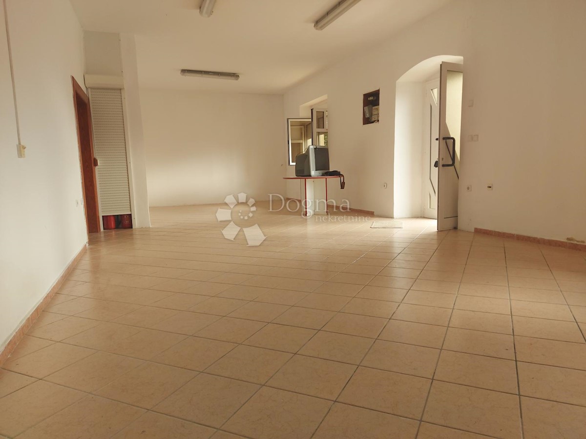 Locale commerciale Marinići, Viškovo, 158,93m2