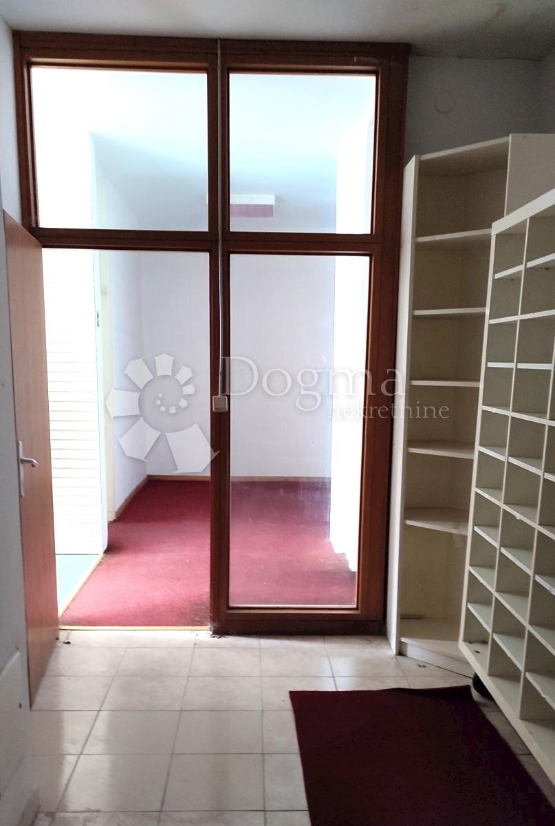 Locale commerciale Podmurvice, Rijeka, 342,04m2