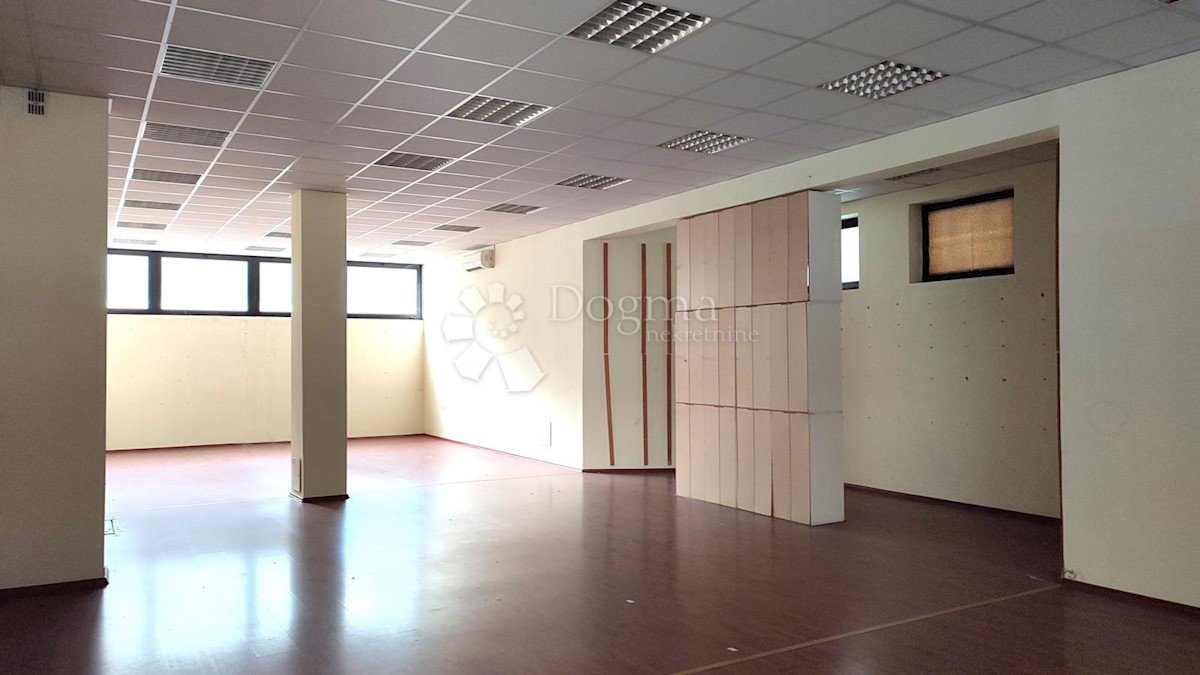 Locale commerciale Podmurvice, Rijeka, 342,04m2